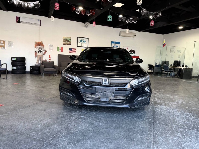 Honda Accord Sedan Vehicle Full-screen Gallery Image 05