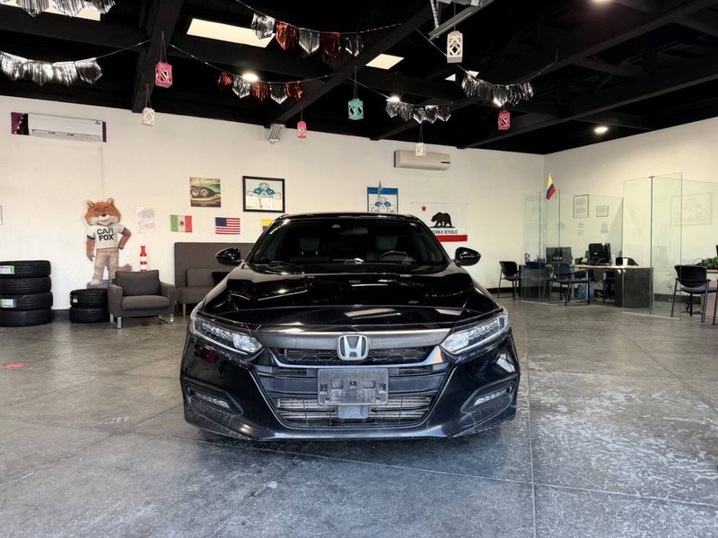 Honda Accord Sedan Vehicle Full-screen Gallery Image 08