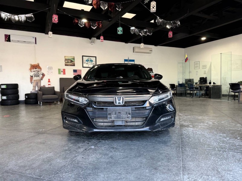 Honda Accord Sedan Vehicle Full-screen Gallery Image 09