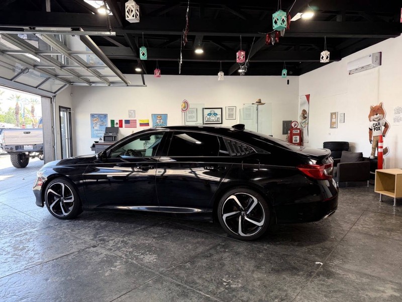 Honda Accord Sedan Vehicle Full-screen Gallery Image 44