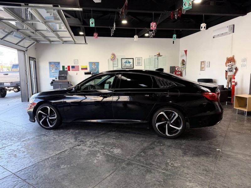 Honda Accord Sedan Vehicle Full-screen Gallery Image 48