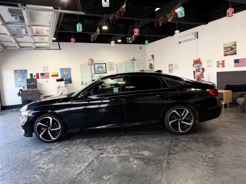 Honda Accord Sedan Vehicle Full-screen Gallery Image 50