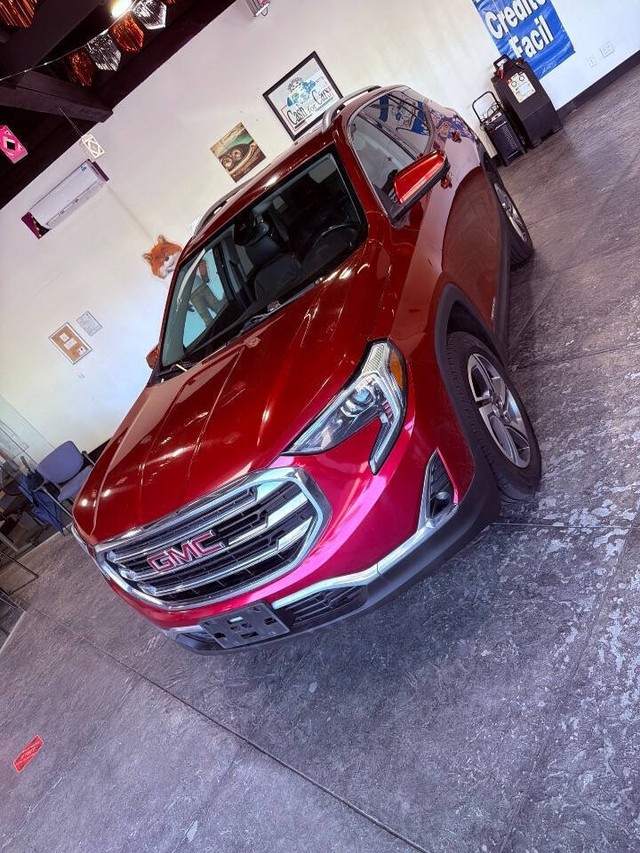 GMC Terrain Vehicle Full-screen Gallery Image 12