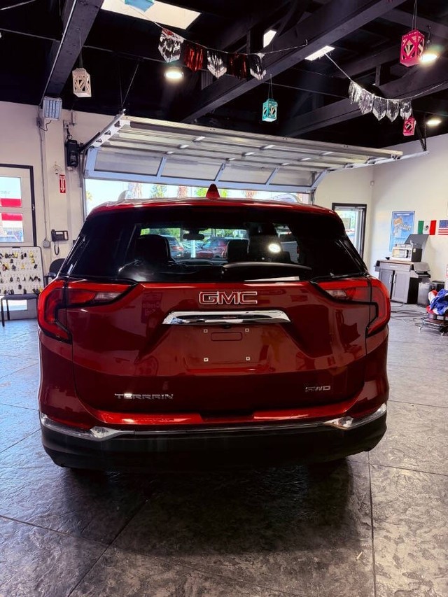 GMC Terrain Vehicle Full-screen Gallery Image 30