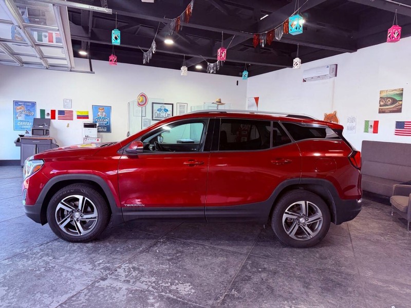 GMC Terrain Vehicle Full-screen Gallery Image 11
