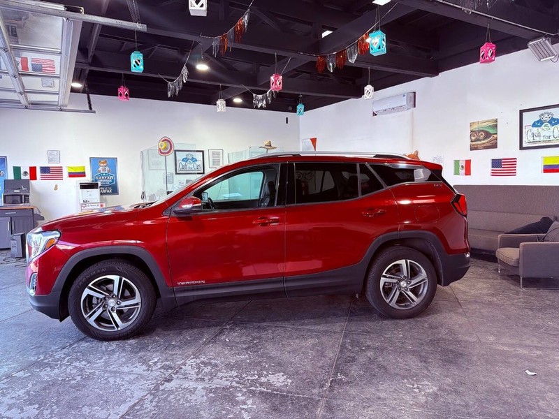 GMC Terrain Vehicle Full-screen Gallery Image 17