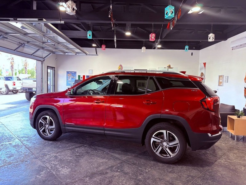 GMC Terrain Vehicle Full-screen Gallery Image 24