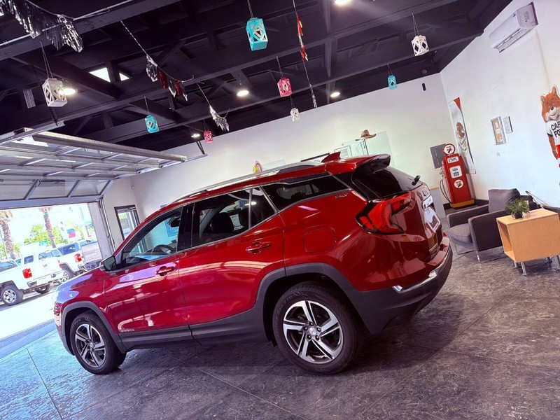 GMC Terrain Vehicle Full-screen Gallery Image 26