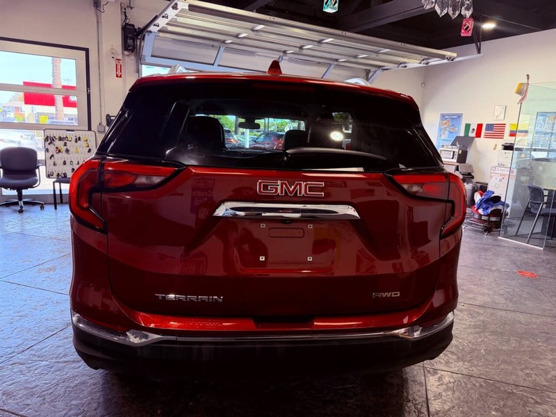 GMC Terrain Vehicle Full-screen Gallery Image 29