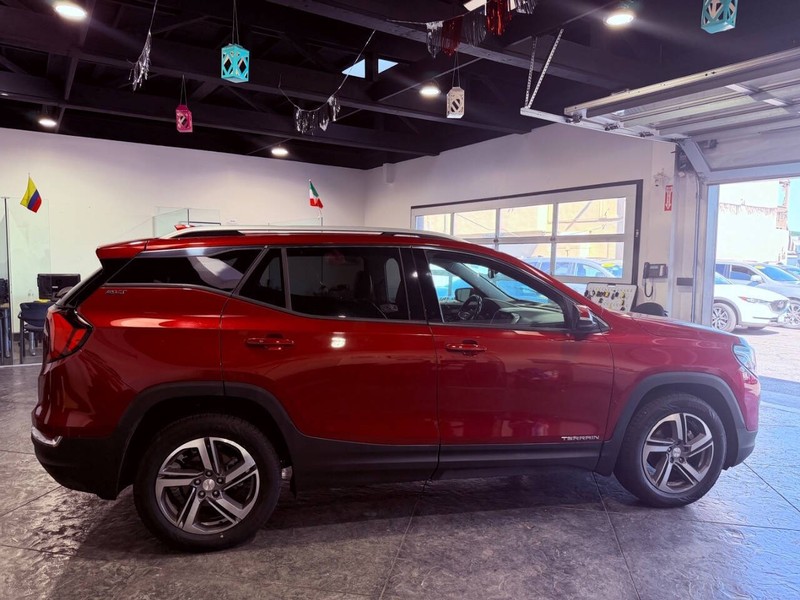 GMC Terrain Vehicle Full-screen Gallery Image 33