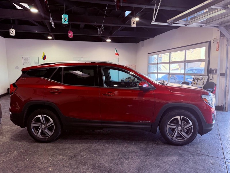 GMC Terrain Vehicle Full-screen Gallery Image 34