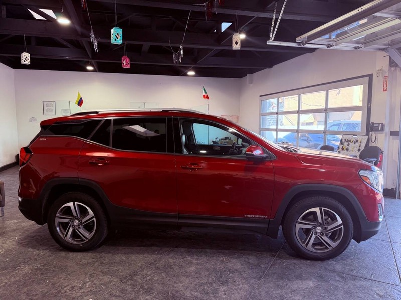 GMC Terrain Vehicle Full-screen Gallery Image 35