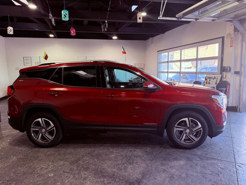 GMC Terrain Vehicle Full-screen Gallery Image 37