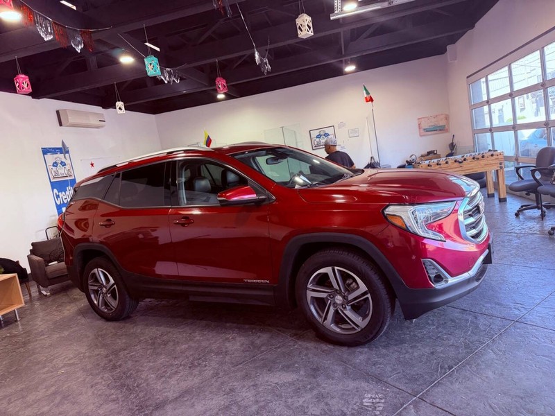 GMC Terrain Vehicle Full-screen Gallery Image 42