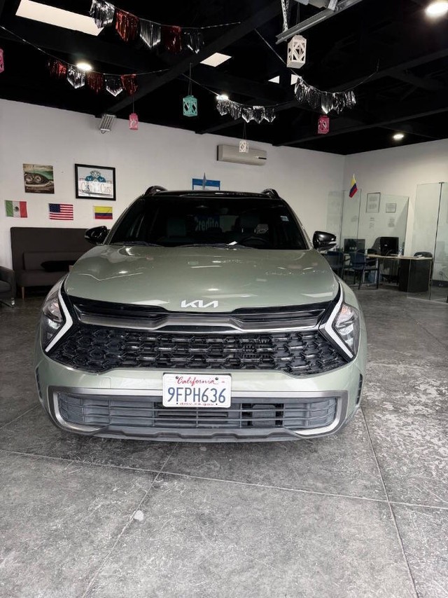 Kia Sportage Plug-In Hybrid Vehicle Full-screen Gallery Image 06