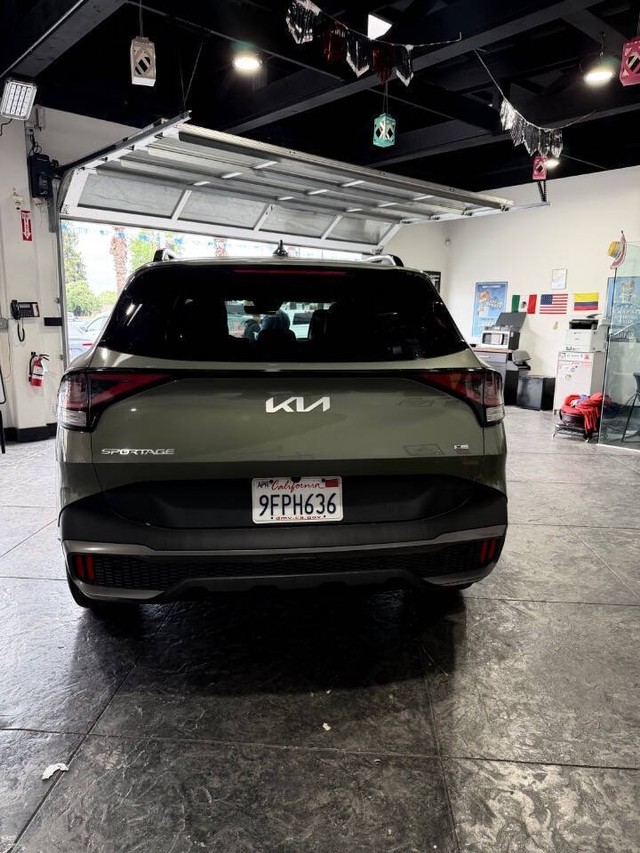 Kia Sportage Plug-In Hybrid Vehicle Full-screen Gallery Image 33
