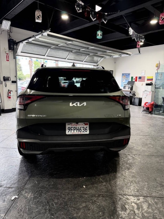 Kia Sportage Plug-In Hybrid Vehicle Full-screen Gallery Image 34