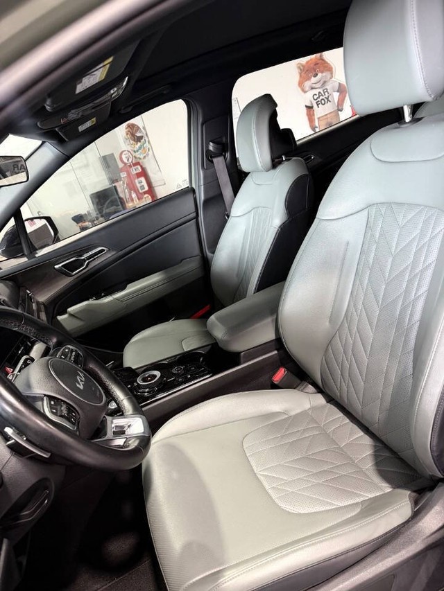 Kia Sportage Plug-In Hybrid Vehicle Full-screen Gallery Image 50
