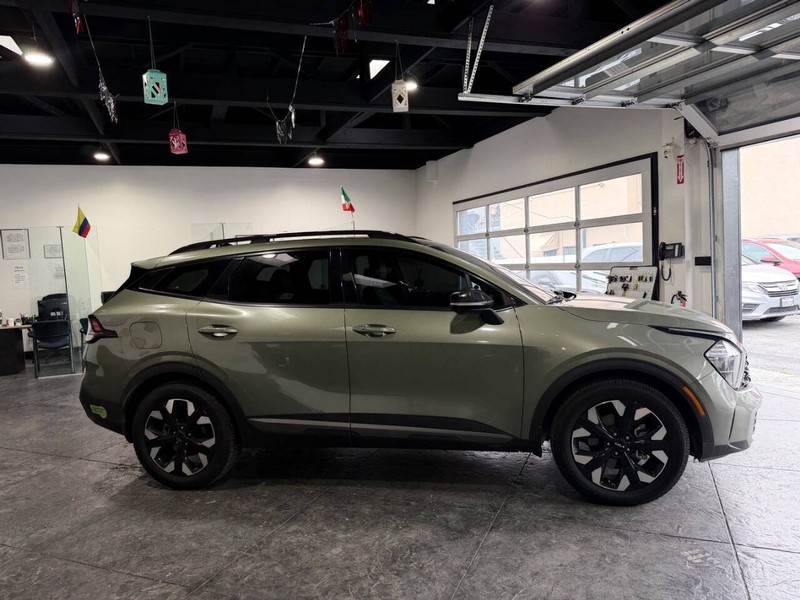 Kia Sportage Plug-In Hybrid Vehicle Full-screen Gallery Image 38