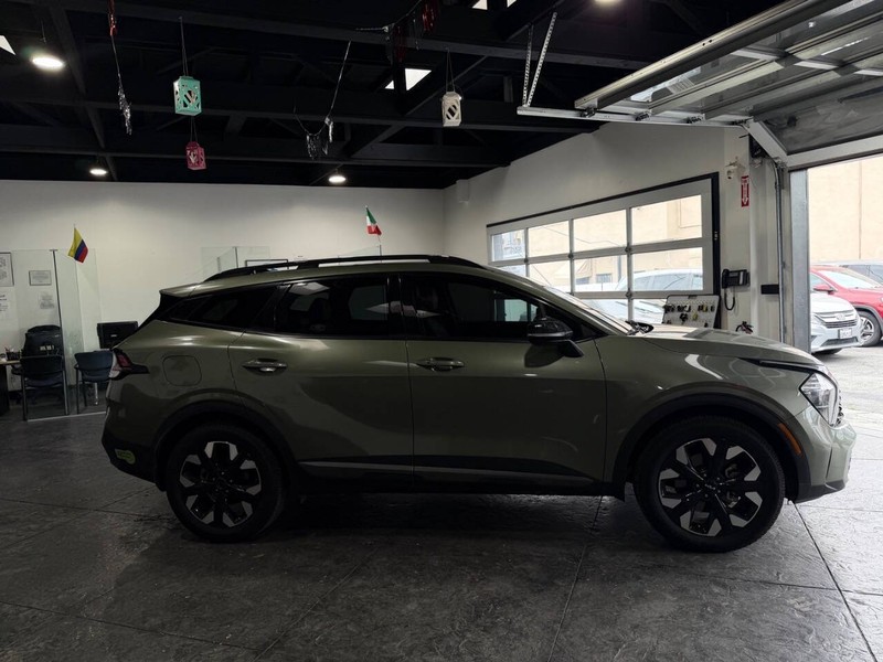 Kia Sportage Plug-In Hybrid Vehicle Full-screen Gallery Image 40