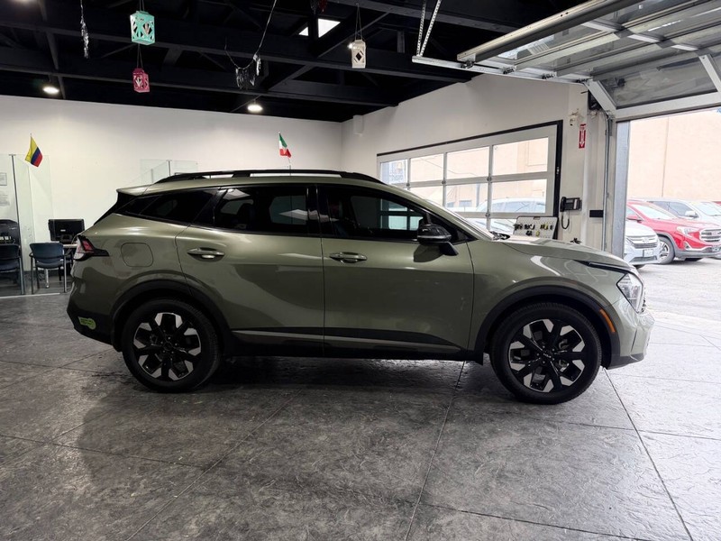 Kia Sportage Plug-In Hybrid Vehicle Full-screen Gallery Image 42