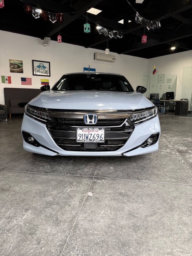 Honda Accord Hybrid Vehicle Full-screen Gallery Image 02