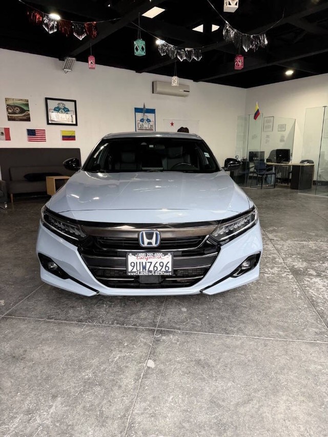 Honda Accord Hybrid Vehicle Full-screen Gallery Image 04