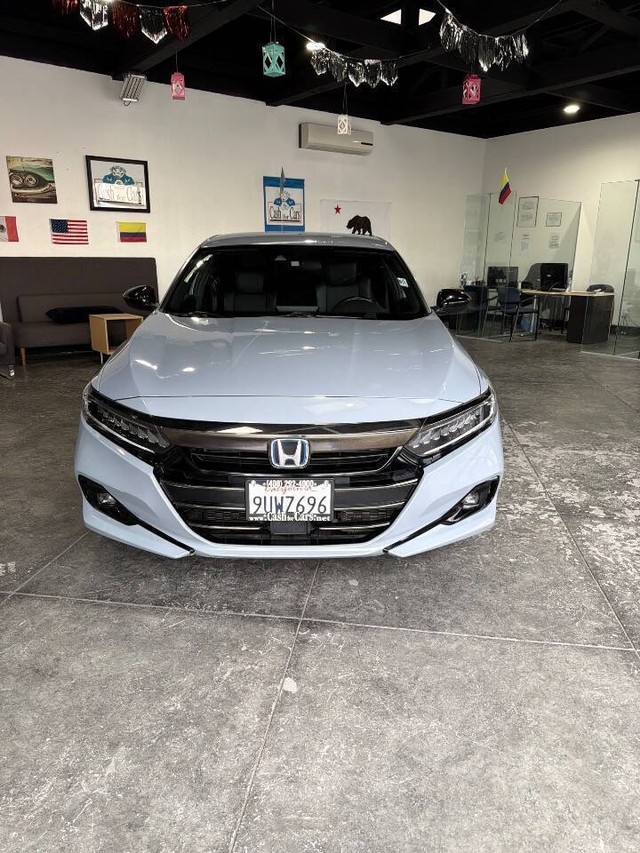 Honda Accord Hybrid Vehicle Full-screen Gallery Image 05