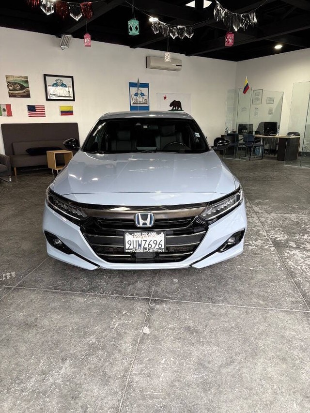Honda Accord Hybrid Vehicle Full-screen Gallery Image 07