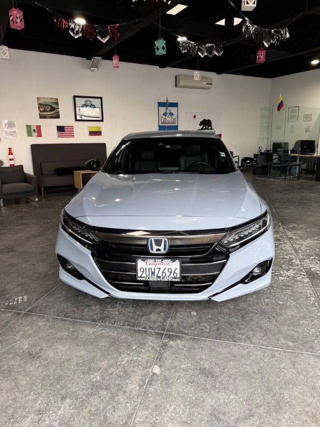 Honda Accord Hybrid Vehicle Full-screen Gallery Image 08