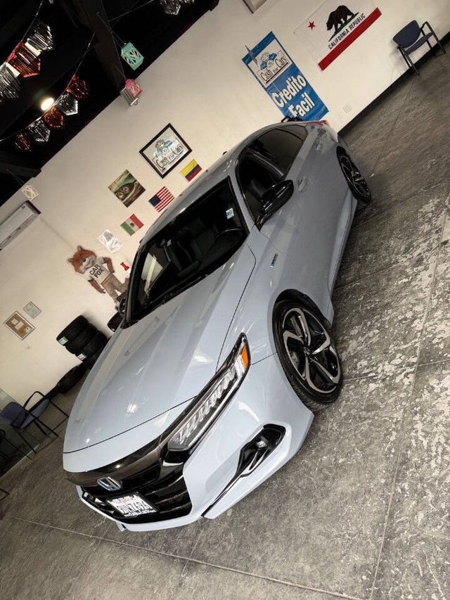 Honda Accord Hybrid Vehicle Full-screen Gallery Image 11