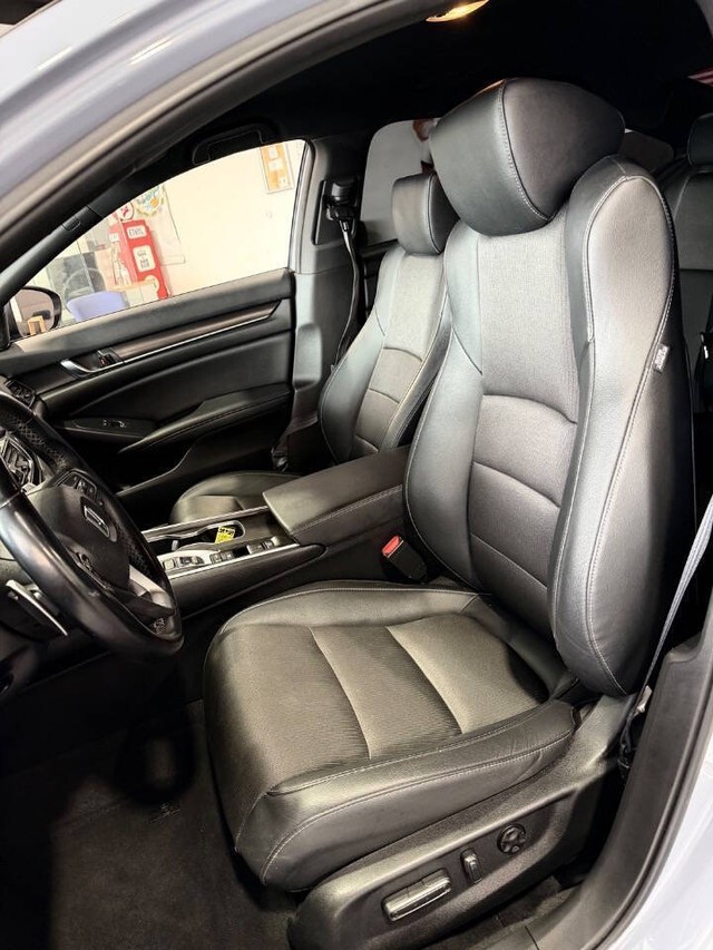 Honda Accord Hybrid Vehicle Full-screen Gallery Image 43