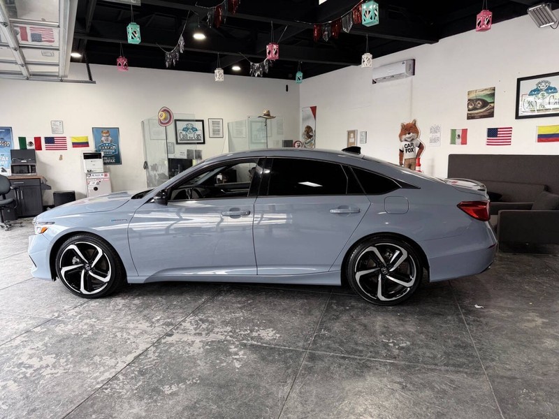 Honda Accord Hybrid Vehicle Full-screen Gallery Image 13
