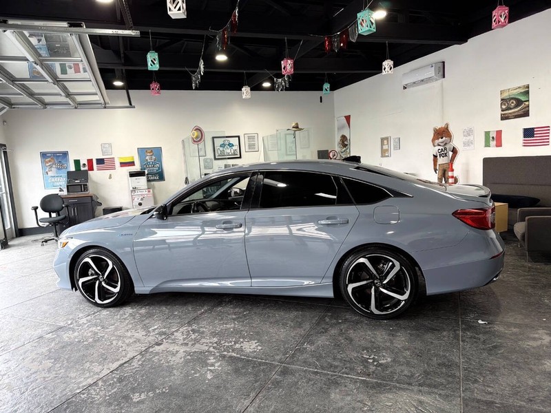 Honda Accord Hybrid Vehicle Full-screen Gallery Image 17