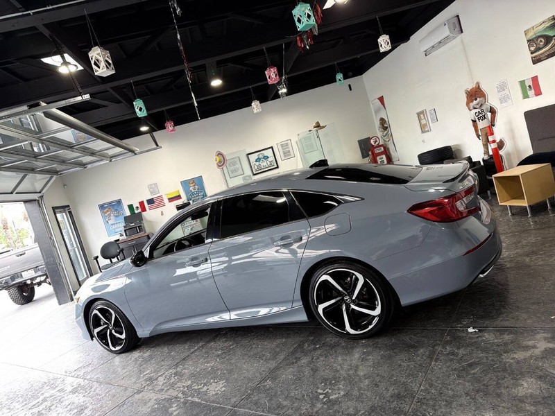 Honda Accord Hybrid Vehicle Full-screen Gallery Image 22