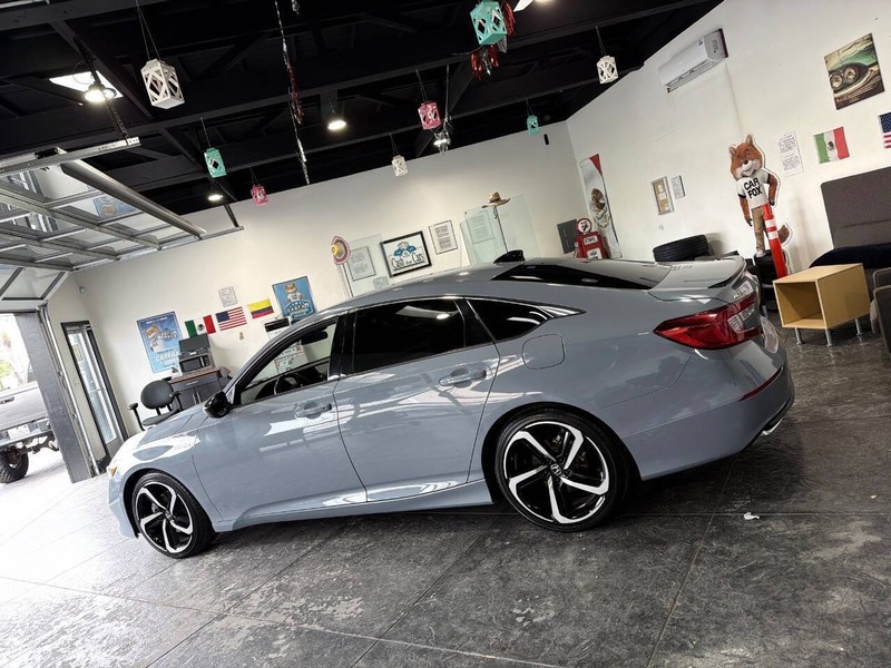 Honda Accord Hybrid Vehicle Full-screen Gallery Image 23