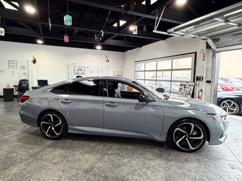 Honda Accord Hybrid Vehicle Full-screen Gallery Image 28