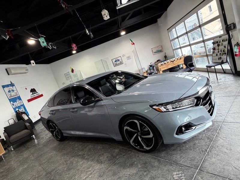 Honda Accord Hybrid Vehicle Full-screen Gallery Image 33