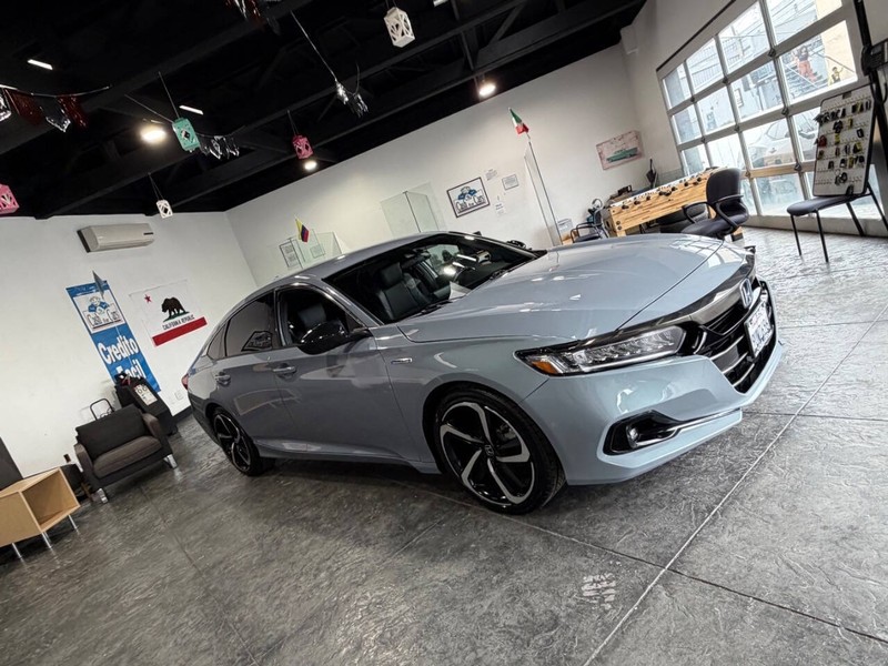 Honda Accord Hybrid Vehicle Full-screen Gallery Image 34
