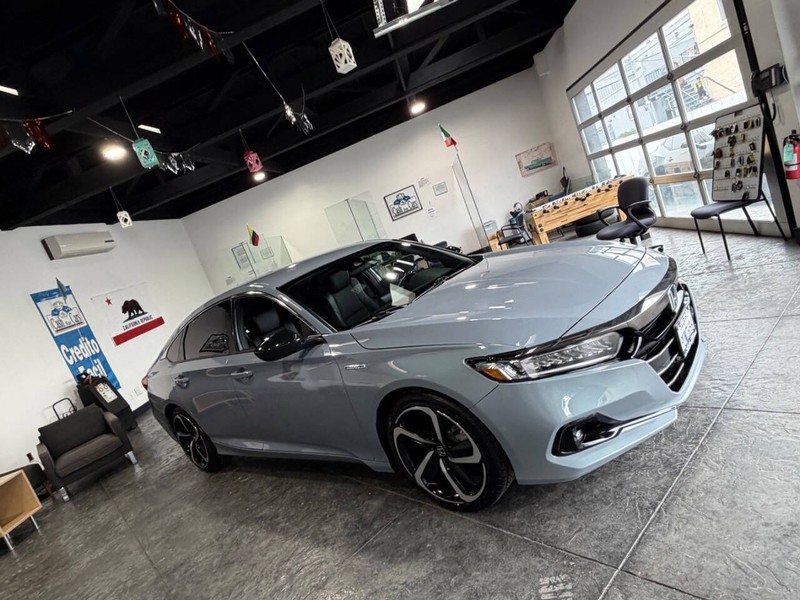 Honda Accord Hybrid Vehicle Full-screen Gallery Image 38