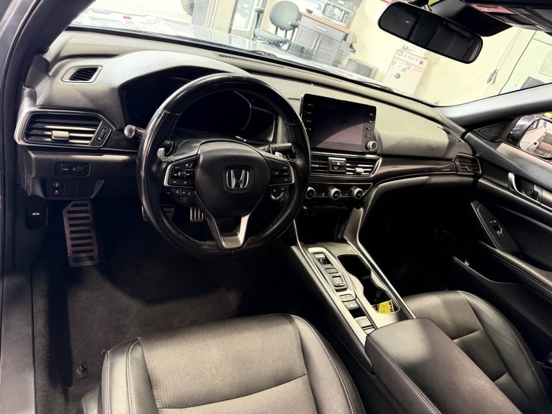 Honda Accord Hybrid Vehicle Full-screen Gallery Image 39
