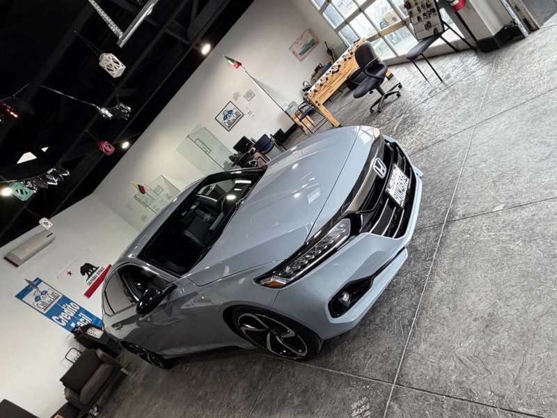 Honda Accord Hybrid Vehicle Full-screen Gallery Image 40