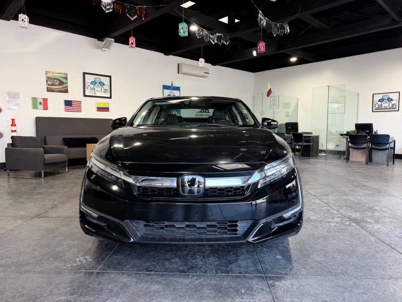 Honda Clarity Plug-In Hybrid Vehicle Full-screen Gallery Image 07