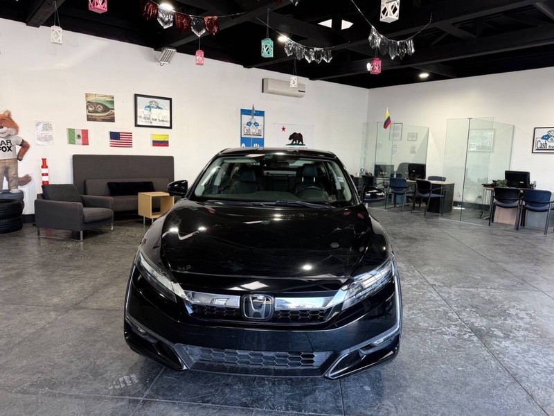 Honda Clarity Plug-In Hybrid Vehicle Full-screen Gallery Image 09
