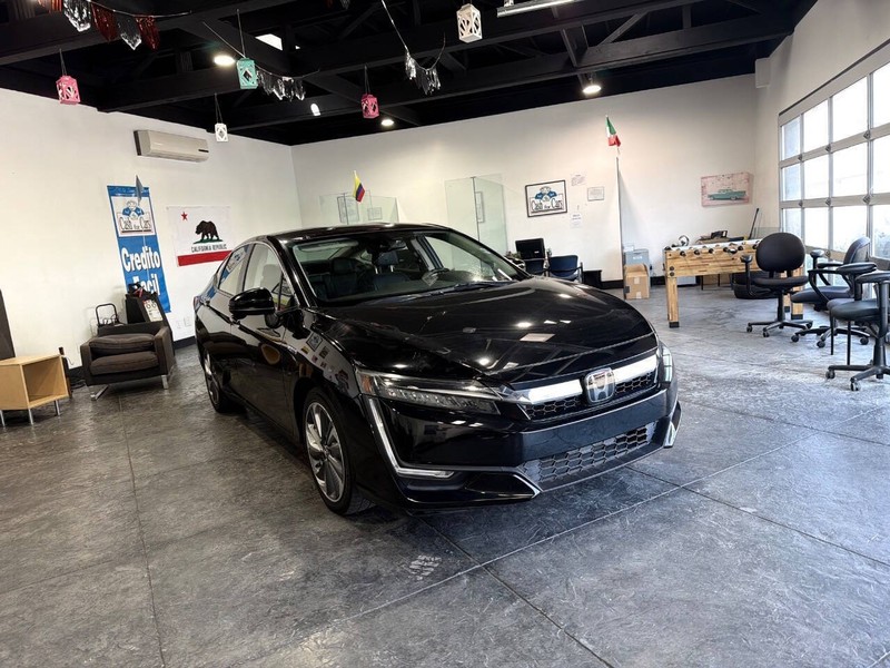 Honda Clarity Plug-In Hybrid Vehicle Full-screen Gallery Image 11
