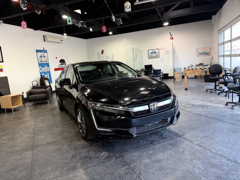 Honda Clarity Plug-In Hybrid Vehicle Full-screen Gallery Image 12