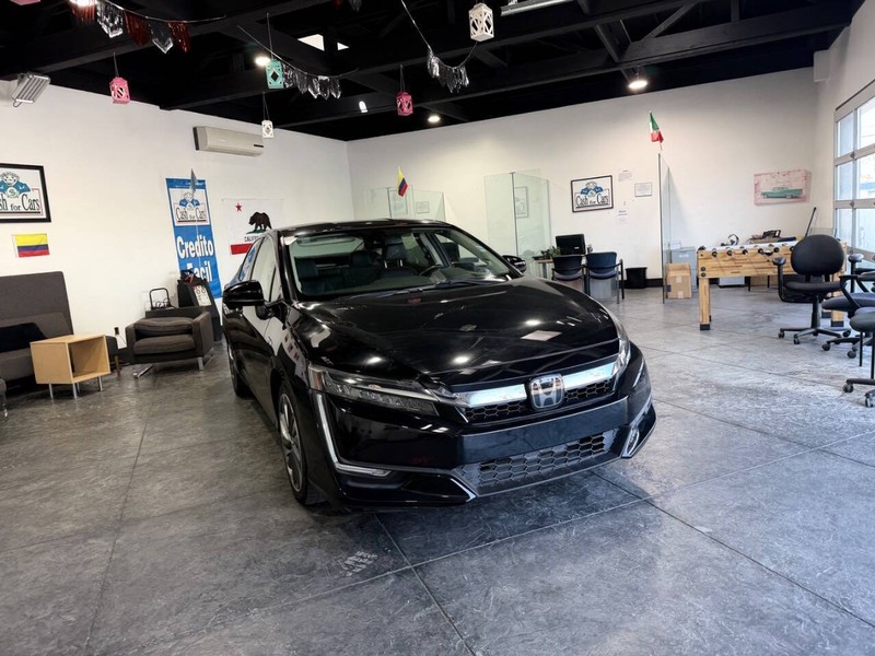 Honda Clarity Plug-In Hybrid Vehicle Full-screen Gallery Image 13