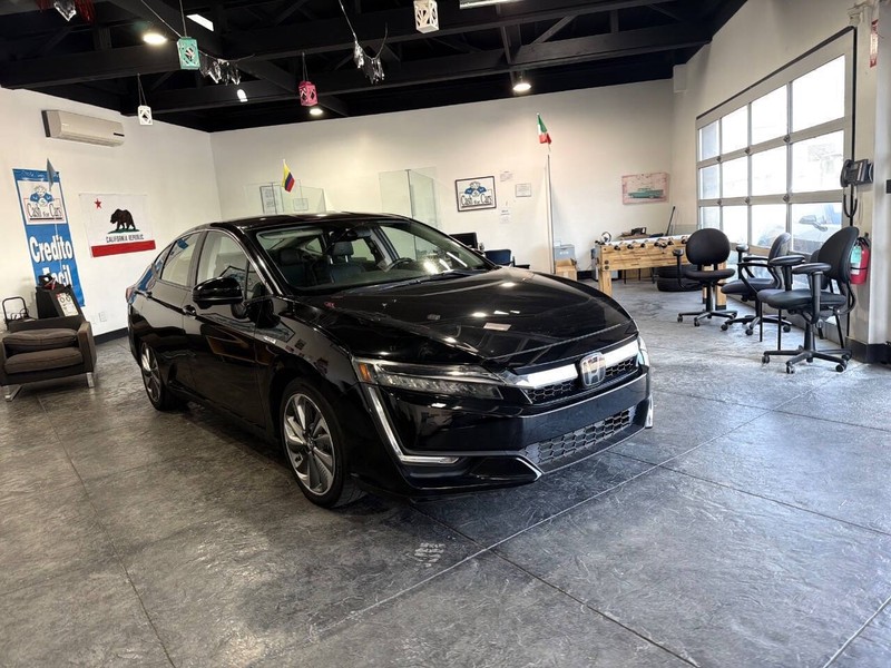 Honda Clarity Plug-In Hybrid Vehicle Full-screen Gallery Image 16