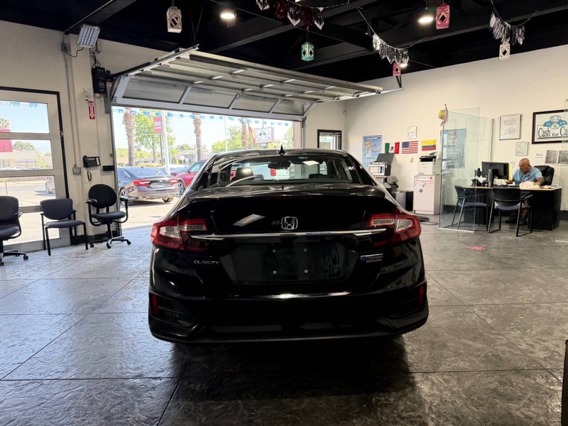 Honda Clarity Plug-In Hybrid Vehicle Full-screen Gallery Image 29