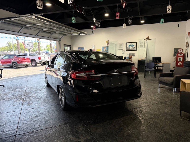 Honda Clarity Plug-In Hybrid Vehicle Full-screen Gallery Image 37
